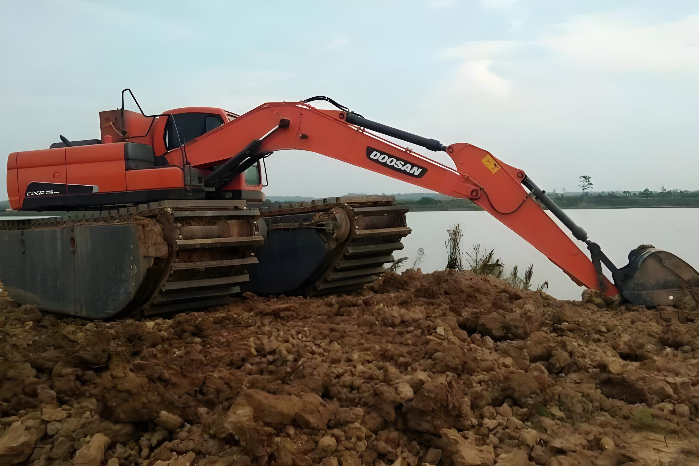 武漢水挖清淤團(tuán)隊(duì)泓樺錦嘉-水庫(kù)清淤一立方米的價(jià)格是多少??