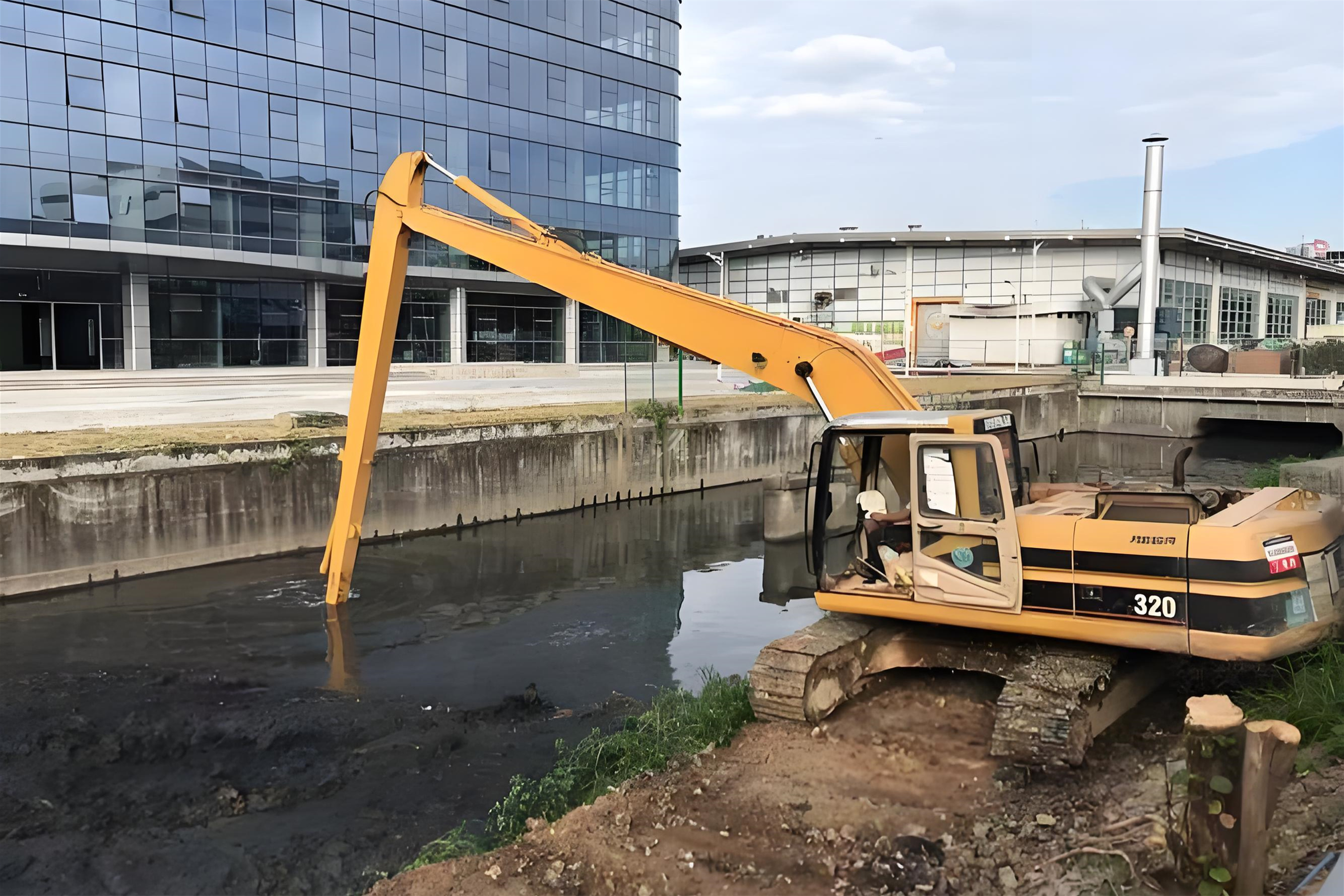 山西臨汾水挖清淤團(tuán)隊(duì)泓樺錦嘉-水庫(kù)清淤需要放空水嗎?